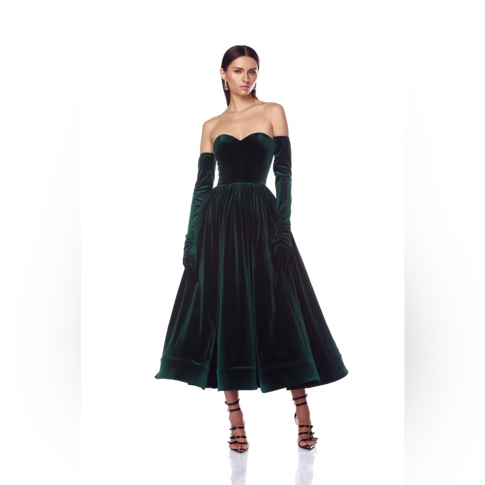 NWOT BRONX AND BANCO Inara Emerald Velvet Midi Dress ,Elegant Green Velvet Dress - Picture 8 of 15